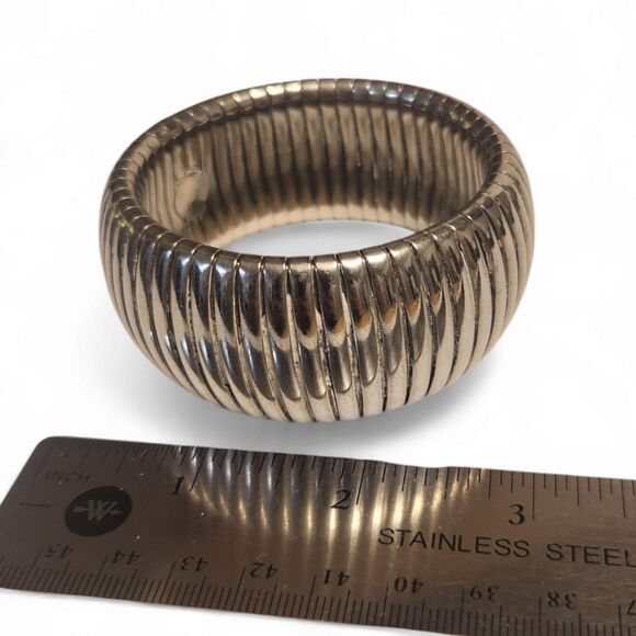 Vintage 1980s Silver Tone Stretch Bangle Bracelet – Bold Statement Jewelry - Picture 4 of 6